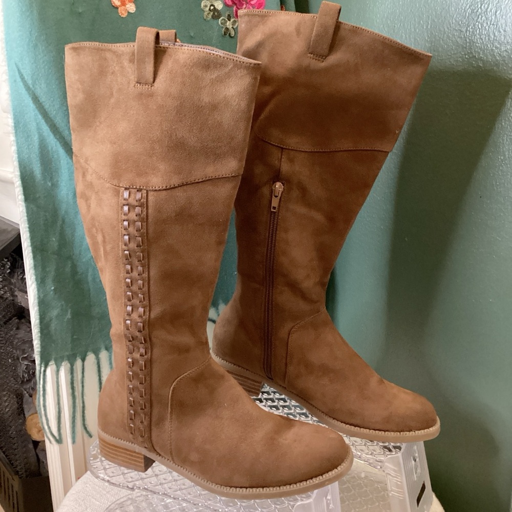 London Rag Faux Suede Brown Boots With Threaded Design On Side
